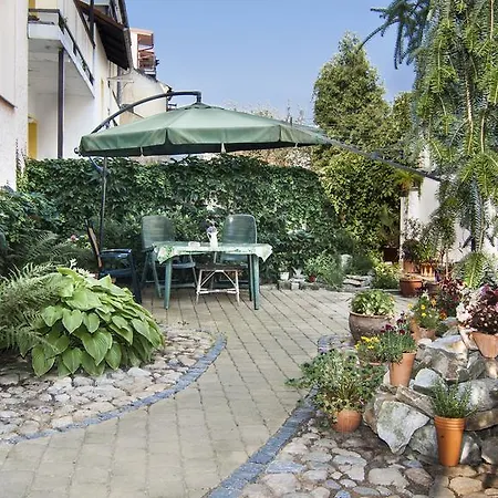 Guest house Apartmany - Penzion Smetanka 3*